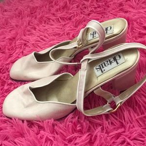 Women’s dress shoes